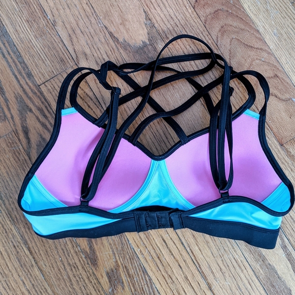 Victoria's secret pink sports bra - Picture 3 of 3
